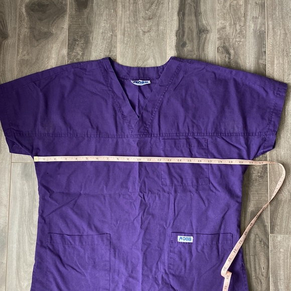 Women’s Mobb Scrub Top - purple - Picture 3 of 5